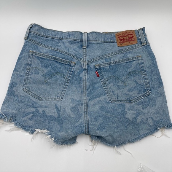 Levi’s Womens 501 Button Fly Camo Print Cutoff Denim Jean Shorts Size 32 (US 14) - Picture 5 of 12